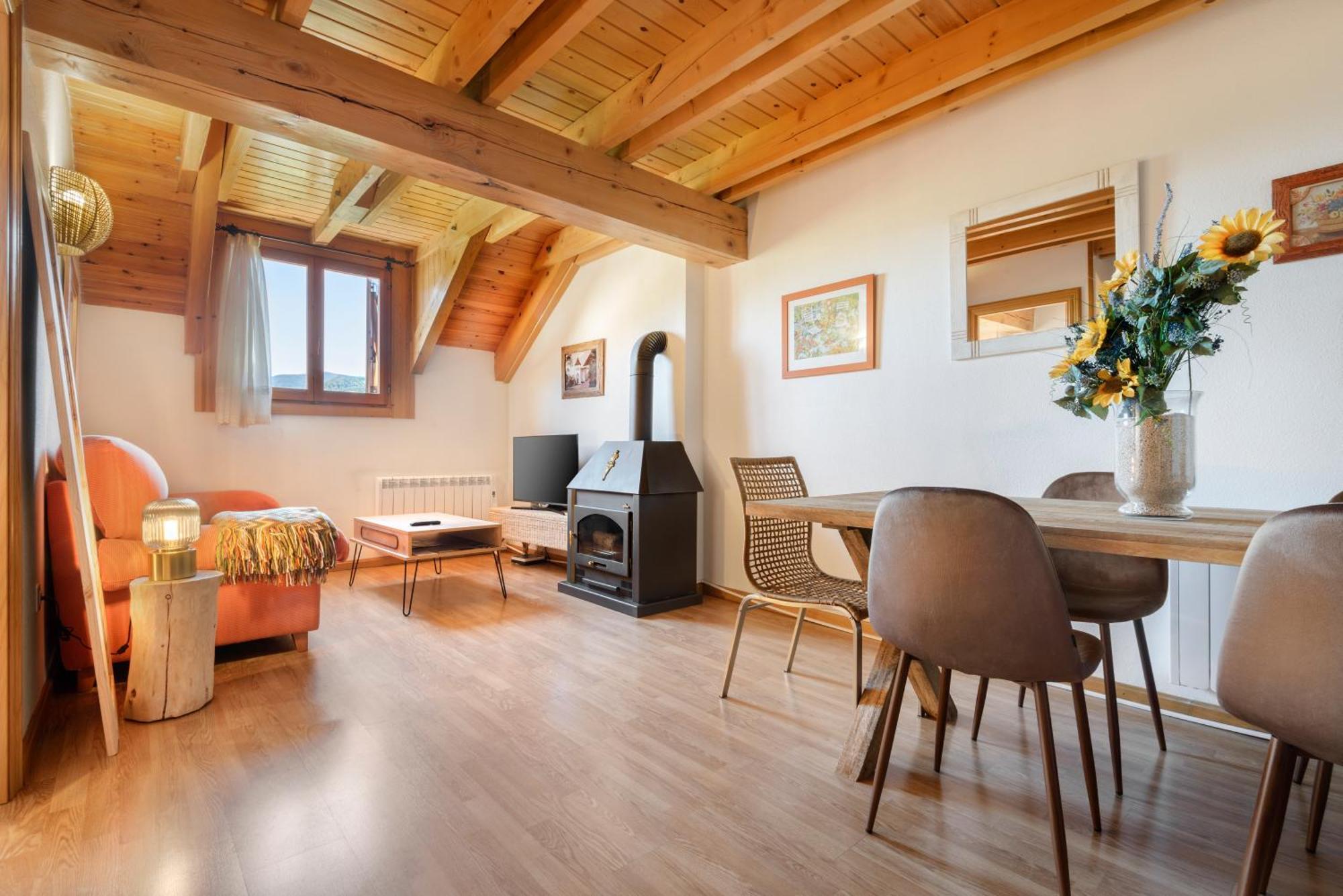 Atico Abuhardillado I Aire Acondicionado L Centrico L Garaje L Trastero I Wifi Apartman Biescas Kültér fotó