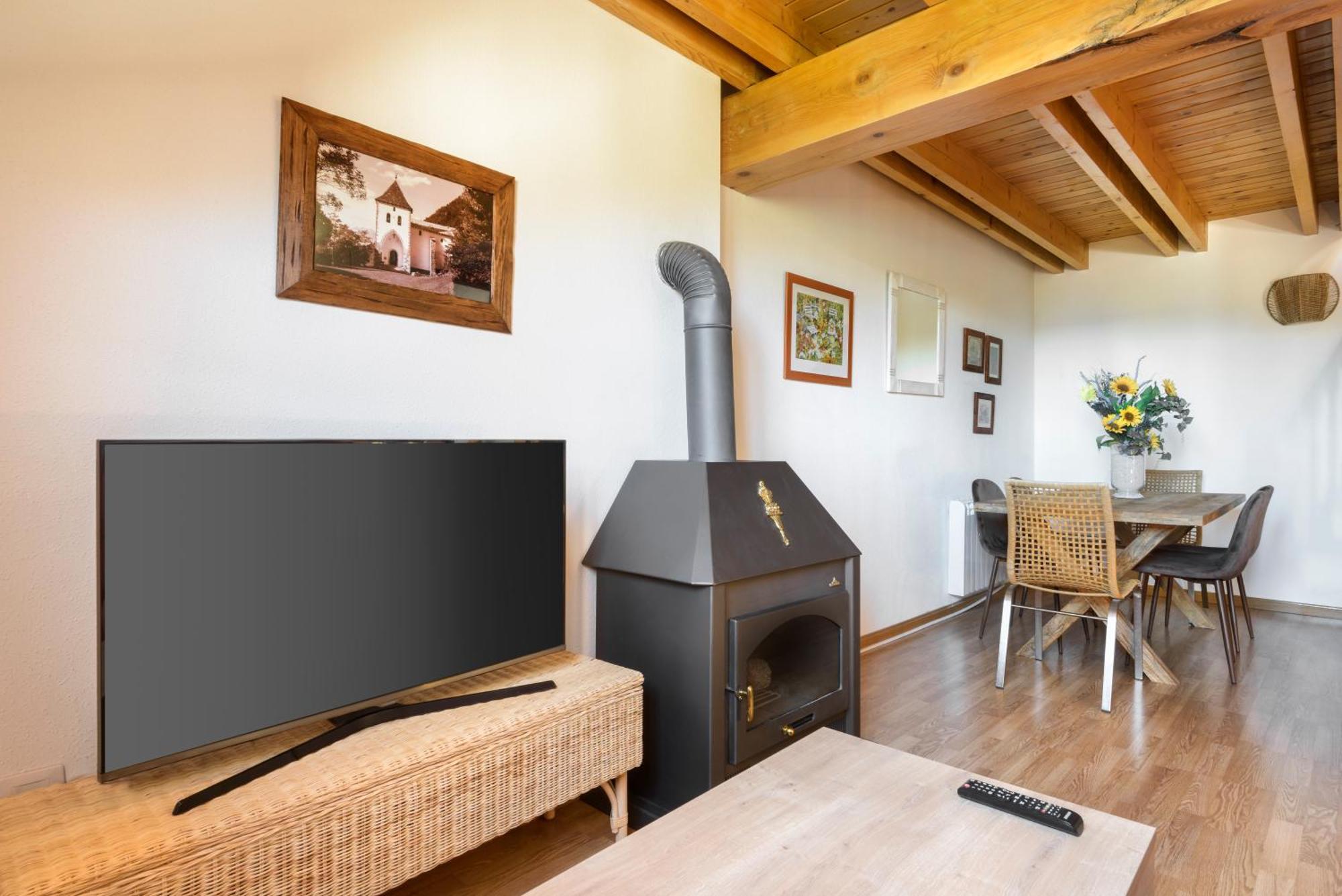Atico Abuhardillado I Aire Acondicionado L Centrico L Garaje L Trastero I Wifi Apartman Biescas Kültér fotó